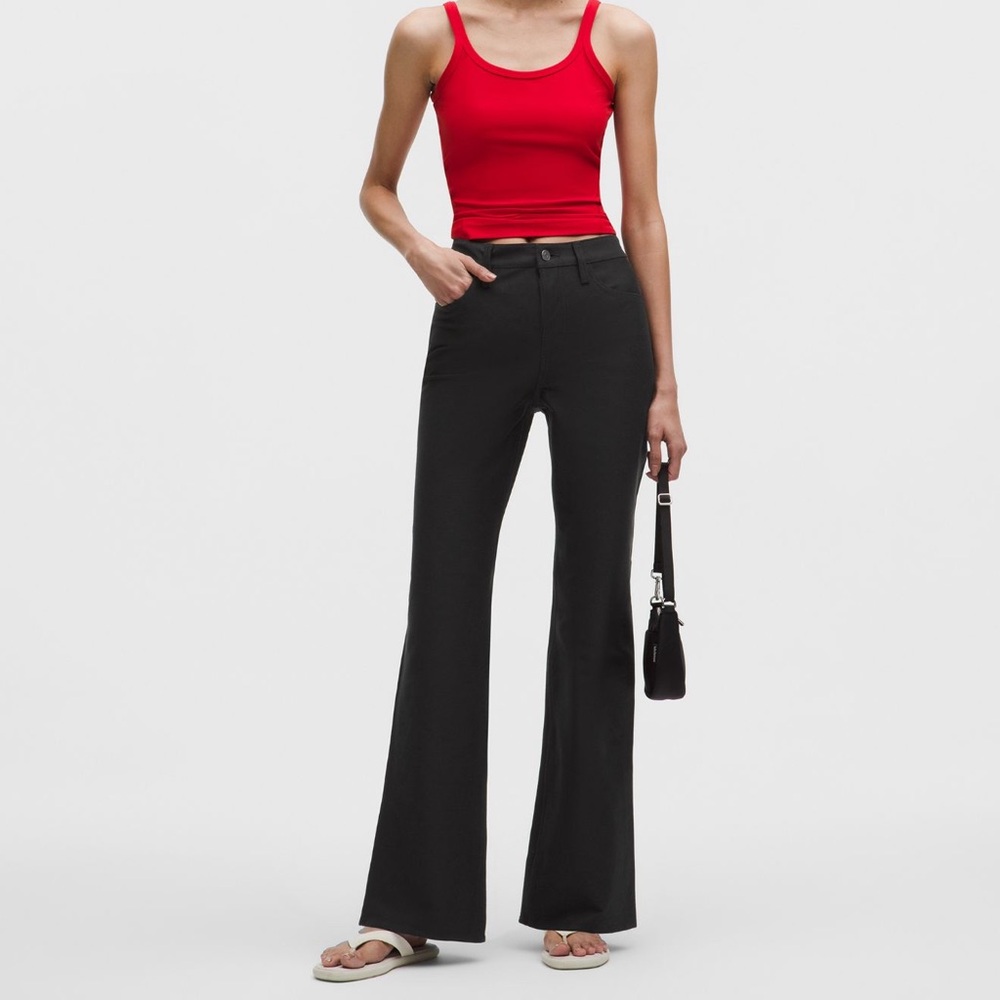 BRAND NEW Lululemon EasyFive High-Rise Subtle Flare Pant *Short